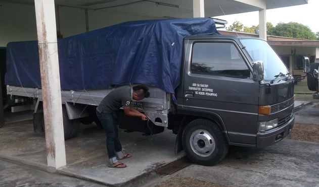 世界の車装から vol.9|コタキナバルの引越し業者は、不安がいっぱい