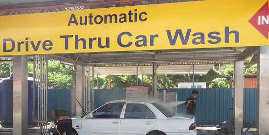 世界の車装から vol.15|CARWASHお店紹介　LIKAS地区　DRIVETHRU　CARWASH