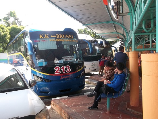 世界の車装から vol.23|リンバン・ラブアン旅行１:とにかく時間がかかる国境越えの長距離バス