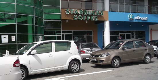 世界の車装から vol.31|コタキナバルは、駐車マナーもルーズ