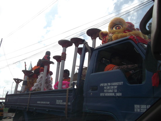 世界の車装から vol.57|コタキナバルの本当の正月は、中国正月だった。